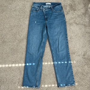 Abercrombie 90’s straight Ultra high rise cross waist